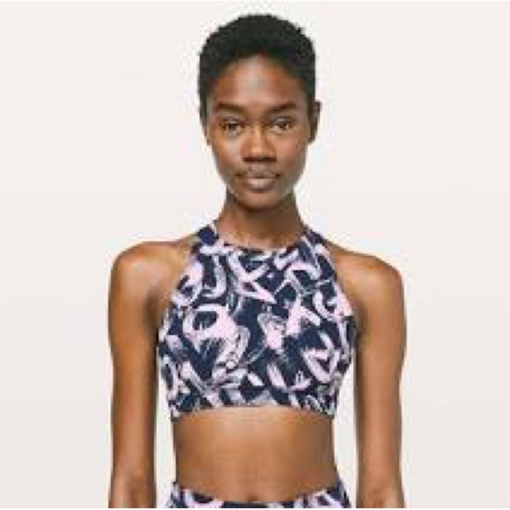 Lululemon Free to Be Serene High Neck size 4 Sports Bra